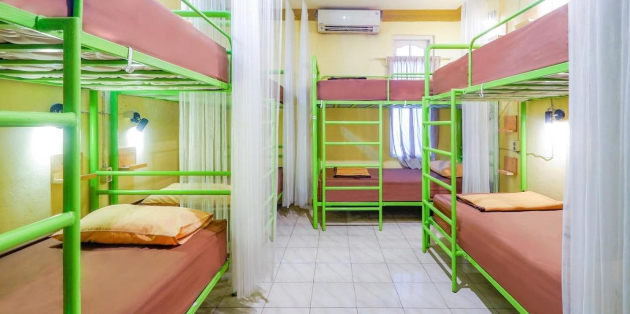 Bunk Bed And Breakfast Yogyakarta Exterior photo