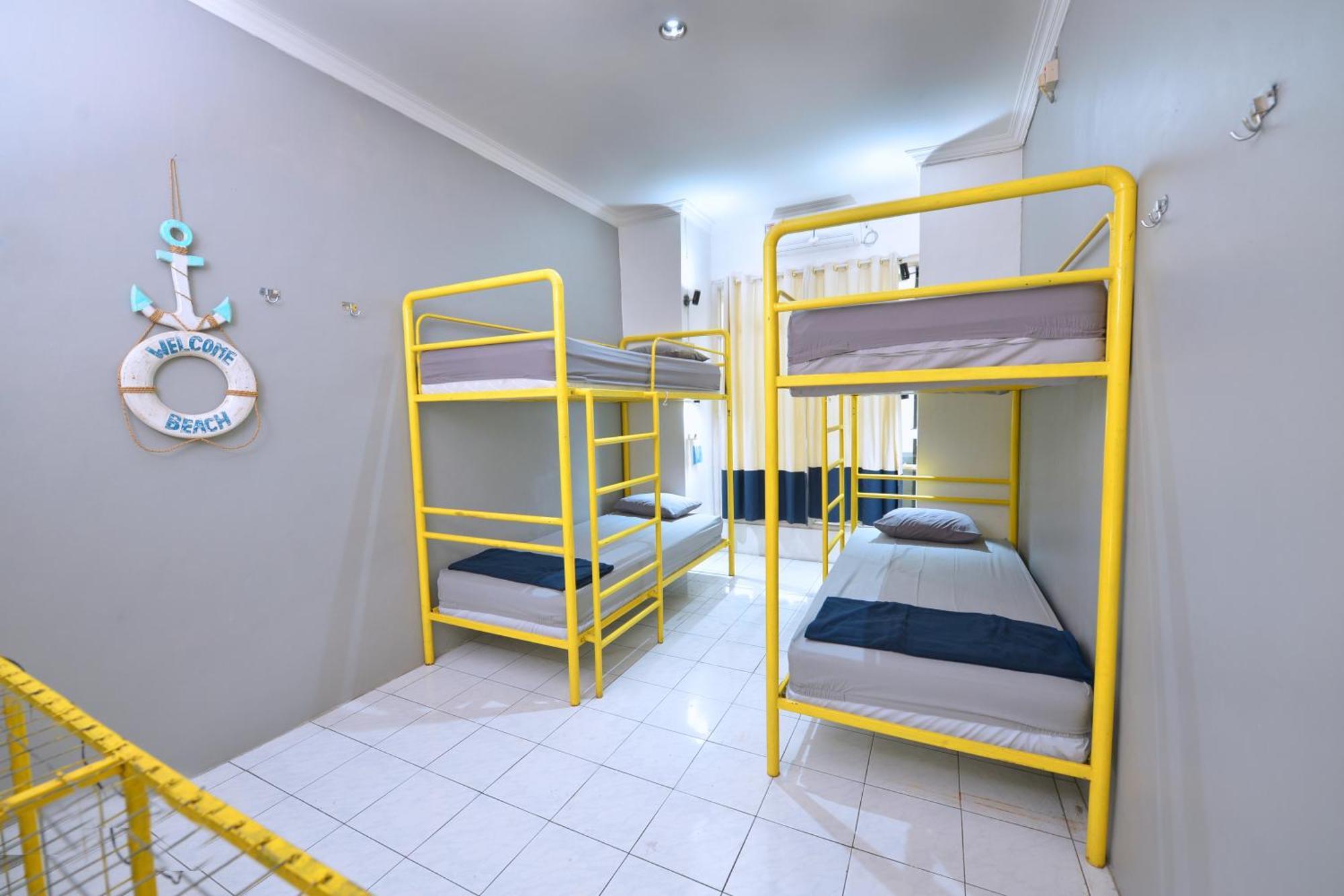 Bunk Bed And Breakfast Yogyakarta Exterior photo