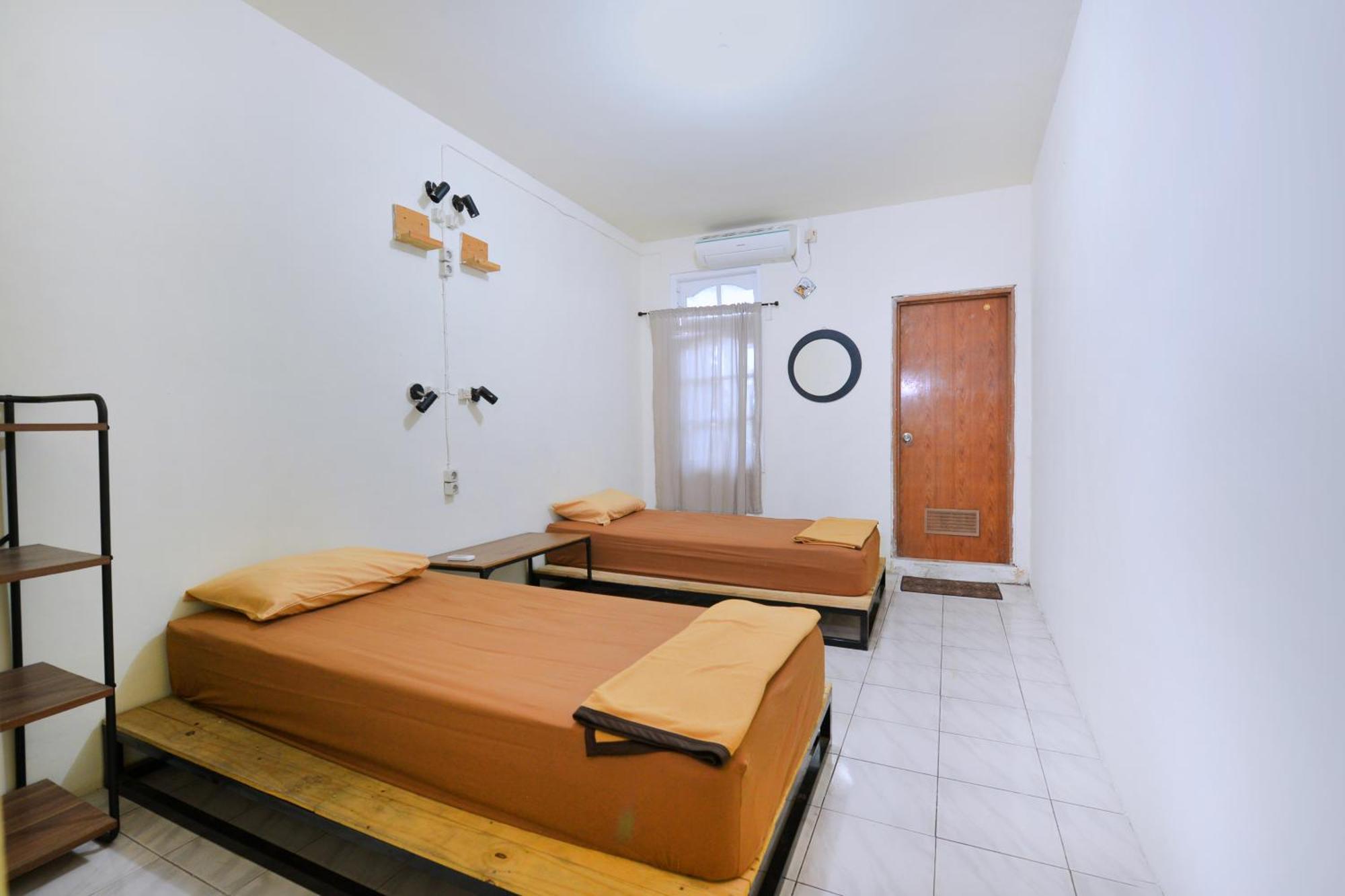 Bunk Bed And Breakfast Yogyakarta Room photo