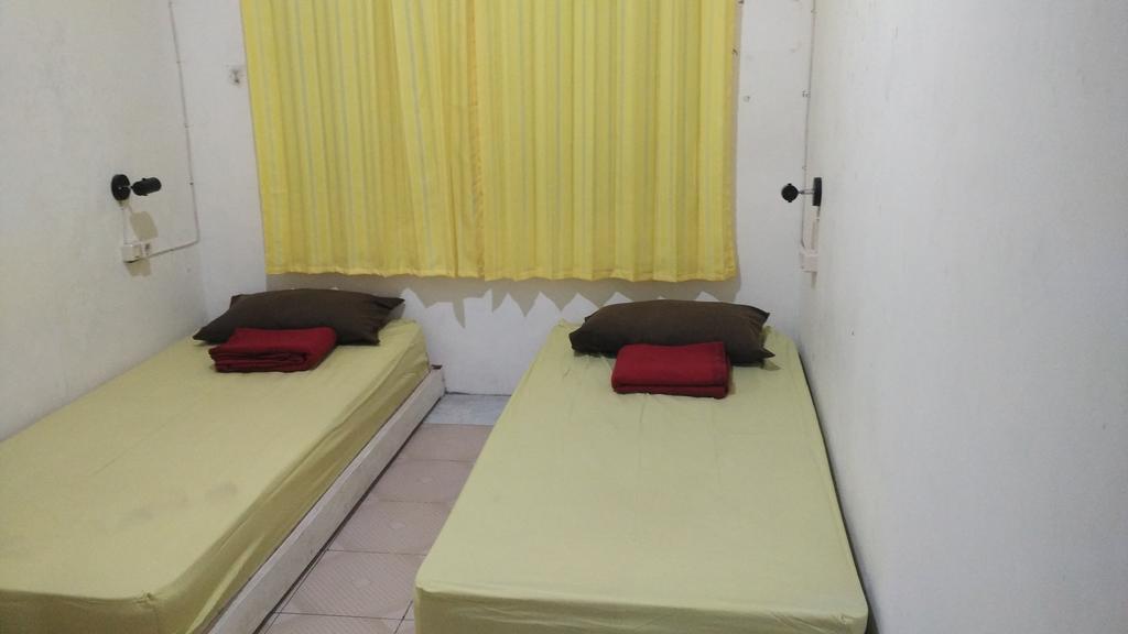 Bunk Bed And Breakfast Yogyakarta Exterior photo