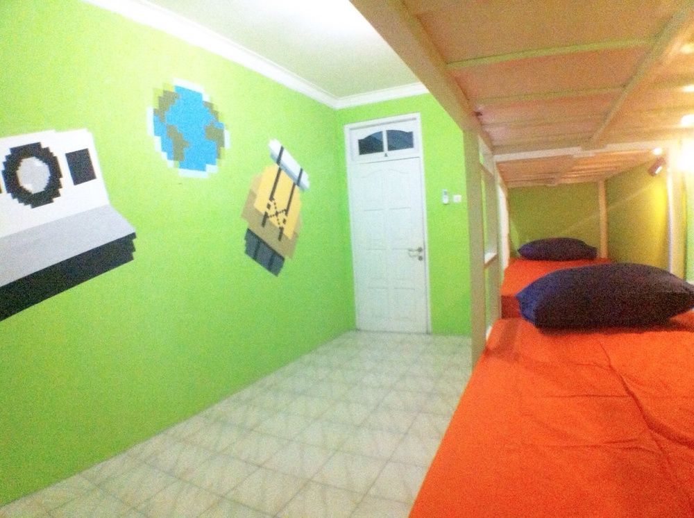 Bunk Bed And Breakfast Yogyakarta Exterior photo