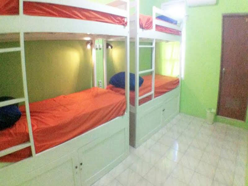 Bunk Bed And Breakfast Yogyakarta Exterior photo